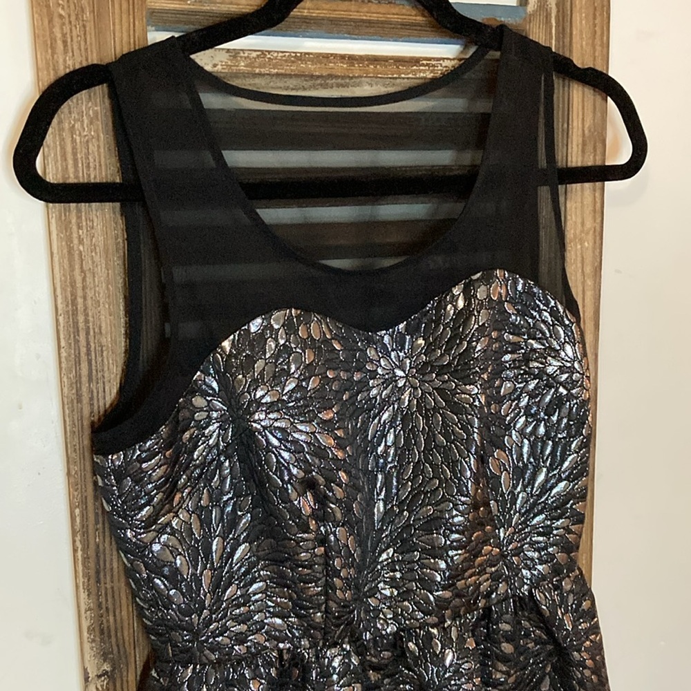 Elle Evening  Dress size 2 blackk and silver - Picture 3 of 4